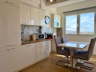 Comfortable City Apartment - 7