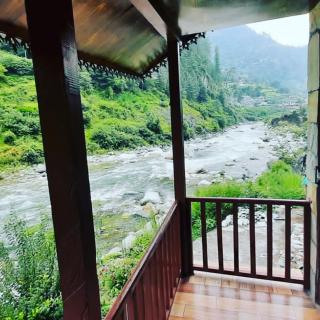 Tirthan Valley Cockaigne - 4