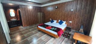 Tirthan Valley Cockaigne - 1