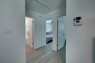 Spacious Home Sleeps 16 - Private Pool Near IMG - 9