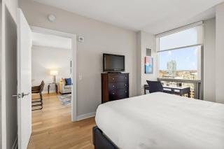 Luxury Urban Escape Walk to Downtown - 1