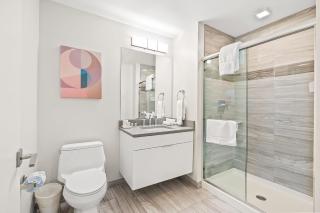 Luxury Urban Escape Walk to Downtown - 2