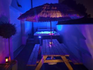 Beachfront Duplex House with Jacuzzi - 8