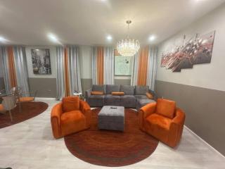 3 Large Bedrooms Luxe Artistic Art Vibe - 4