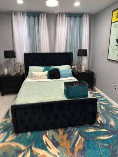 7 Large Bedrooms Art-Inspired Art House - 0