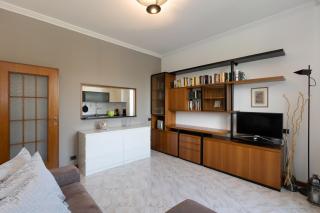 Modern 2BR Apartment with Metro Access - 3