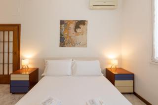 Modern 2BR Apartment with Metro Access - 2