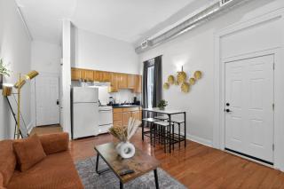 Large 1 BR in Center City with Double Queen Beds and King Sleeper Sofa) - 5