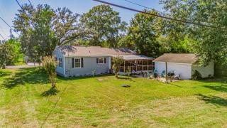 Walk to Beach, Yard, Games and Pet Friendly - 6