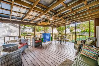 Walk to Beach, Yard, Games and Pet Friendly - 9