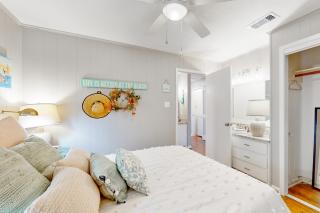 Stunning Beachfront Beach Access Dog Haven - 8