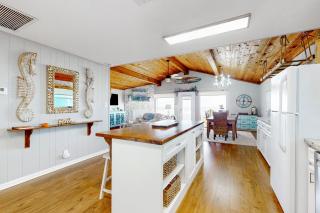 Stunning Beachfront Beach Access Dog Haven -  - 6