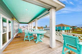 Oasis Steps to Beach Large Deck Pet Paradise - 1