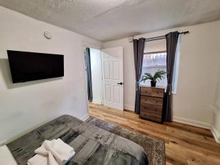 Brand New 1BR in Center City with Private Backyard - 6