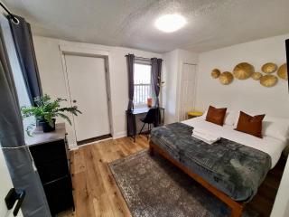 Brand New 1BR in Center City with Private Backyard - 5