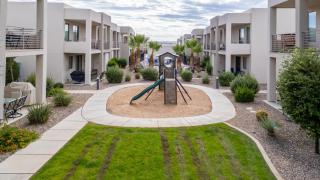 New 4 bd 3.5 bath with pool, hot tub, waterslide and PS% - 3