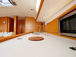 Unique Yacht Stay Near Historic Valletta - 2