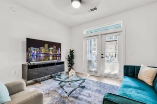 Peaceful 2BR by the Bay Pool and Coastal Vibes - 1