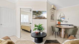 Sundown on Grafton St - 2