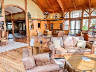 Experience luxury slopeside living in this stunning 6BR, 4.5BA Soaring Eagle condo - 0