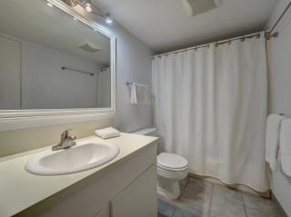 Pelican Place closet to beach - 0