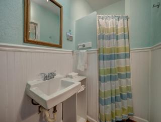 Pelican Place closet to beach - 2