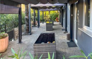 Stunning Apartment In Lovran With Wifi - 2