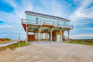 Stunning Beachfront Cargo Lift Sleeps 14 - 6