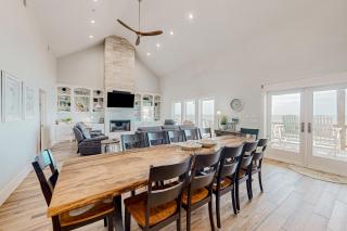 Stunning Beachfront Cargo Lift Sleeps 14 - 1