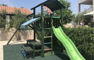 Beautiful Apartment In Privlaka - 2