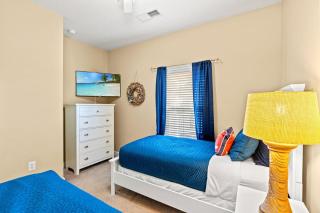 King Bed & Pool in Barefoot - 8