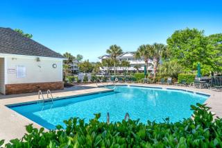 King Bed & Pool in Barefoot - 7