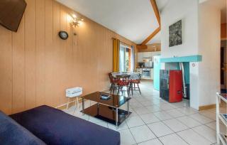 2 Bedroom Cozy Home In Eyraud-Crempse-Maurens - 7