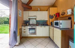 2 Bedroom Cozy Home In Eyraud-Crempse-Maurens - 5