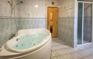 Lovely Home In Byxelkrok With Sauna - 2