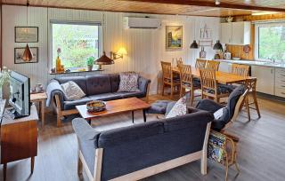 2 Bedroom Lovely Home In Tarm - 9