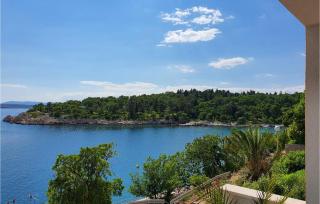 Stunning Apartment In Dramalj With House Sea View - 0