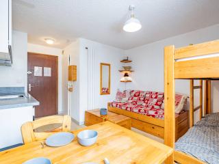 Studio moderne 19m², proche pistes et commerces, 4 pers - FR-1-807-52 - 1