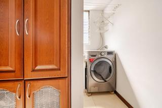 City views Air-conditioning Heated pool - 4