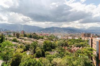 City views Air-conditioning Heated pool - 6