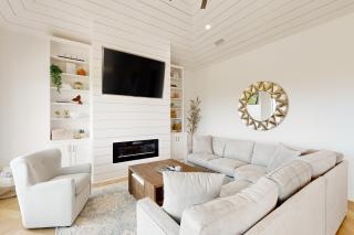 Modern Gulf Views Gated Community Dog Haven - 2