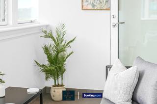 Luxury 3BDR Flat - Short Lets & Serviced Accommodation Wembley With Wi-Fi, Gym & Cinema - 2