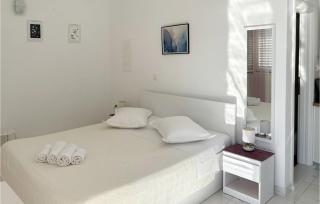 Stunning Apartment In Podgora With House Sea View - 2