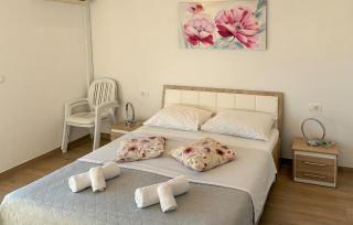 1 Bedroom Lovely Apartment In Mlini - 7