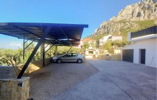 2 Bedroom Lovely Apartment In Veliko Brdo - 4