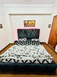 Stylish, Comfy & Cozy Apartment, E11 Prime Spot - 2