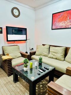 Stylish, Comfy & Cozy Apartment, E11 Prime Spot - 8