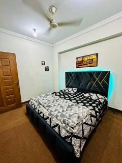 Stylish, Comfy & Cozy Apartment, E11 Prime Spot - 3