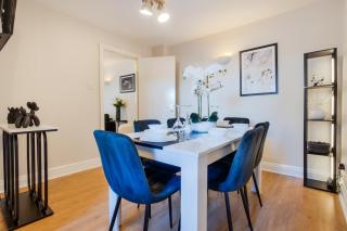 The Tudor Escape Stylish City Centre 3 Bed - 2