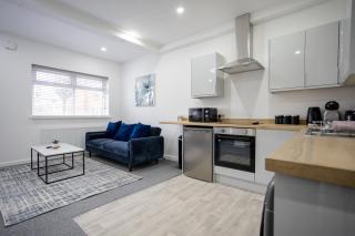 Bespoke Apartments Near Cardiff City Centre Free Parking - 6